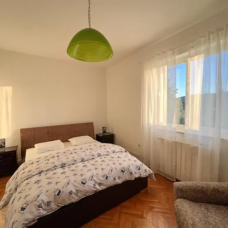 Botica * كورتْشولا