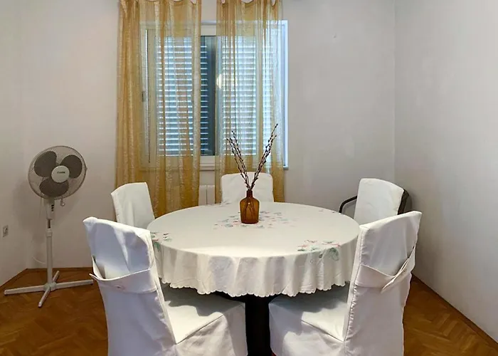 Botica شقة كورتْشولا